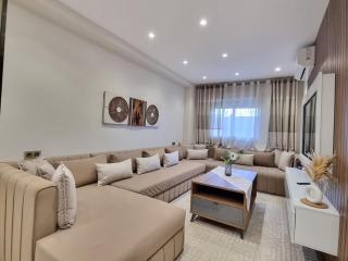 Spacious & Nice Accommodation with 6 beds, air-conditioned - 8
