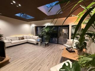 High Tree - Macclesfield - Near AZ, Rail & Peaks - 9