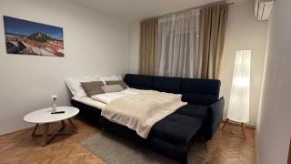 MurCity Apartment - where comfort meets city flair - 7