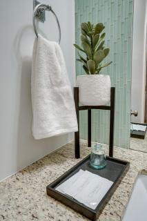 Lofts At 30th - Urban Sky Suite - Mins to Broadway - 6