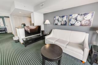 Direct Ocean and City Views, Corner Suite, Pools! - 4