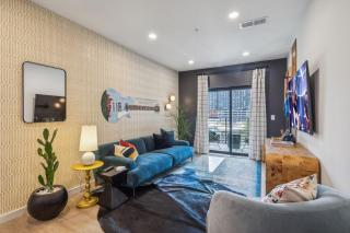 Hyve - Harmony Strum - Walk to Broadway - Pool & Gym - 2