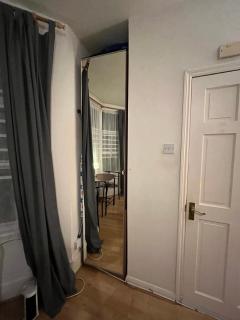 Studio flat in Forest Gate - 5