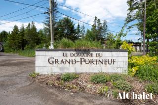 Onyx - Spa Fire Pit and Forest View - Domaine du Grand Portneuf - 9
