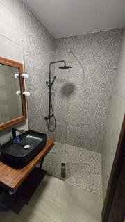 Modern Studio Near Lazaretto Beach with a View of Monte Cara - 9