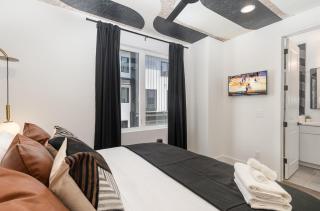 Groovy -Rooftop Patio w/ Hot Tub -Mins to Broadway - 8