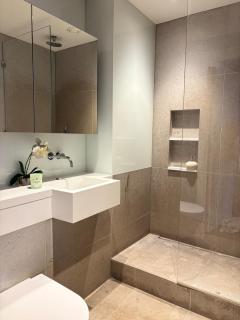 2BR Penthouse - Modern Luxury - 4