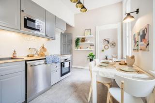 Pastel Dream 3BR Central Gem Artful Spacious - 3