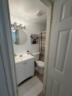 Cozy studio with private Hot tub - 6