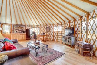 Glamping with Mountain Views! Newport Yurt Retreat! - 5