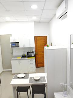 Habitacion con entrada independiente y aire acondicionado, Centro Piura - 9