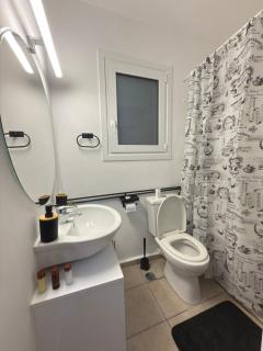 New Place Athens - 5