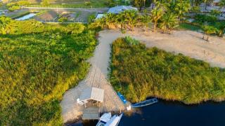 Bangalôs na beira do rio e a poucos metros do mar - 5