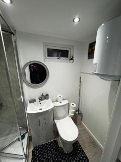 Mordern Garden ensuite room - 6