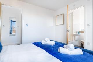 2 Bed Family Apt with BALCONY & PARKING - FREE NETFLIX - With 50 Inch Smart TV, FREE NETFLIX & WIFI - Birmingham City Centre, By 02 Academy, Cube & Mailbox - 9