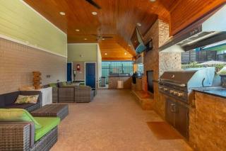 KINGbed w pool gym BBQ at theHeights LongStayDiscount - 0