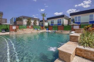 KINGbed w pool gym BBQ at theHeights LongStayDiscount - 2