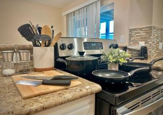 KINGbed resort style pool gym near the heights - 2