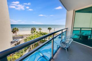 Seaside condo w hot tub & private balcony - 9