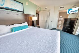 Oceanfront condo w balcony & pool - 4