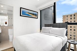 South Melbourne Apartment with Gym Access - 9
