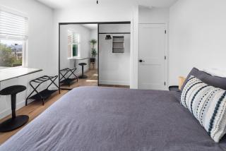 Large Home with Views of DTLA Sleeps 8 Golf,Spa,Fire - 2