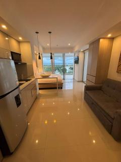 Beach Veronica Luxury Ocean View Apartment - 0