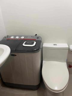 1 BR Mandaluyong Condo WIFI Netflix Pool Balcony - 4