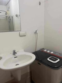 1 BR Mandaluyong Condo WIFI Netflix Pool Balcony - 3