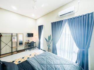 The Canal Villa - 1