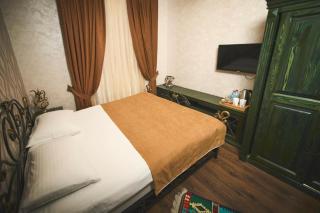 Khan Family Hotel - 1