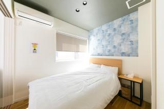 1棟貸し 最大7名 屋上ジャグジーで極上体験 和室と広々リビングで快適ロングステイ - 5