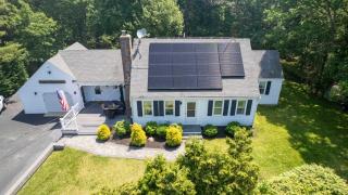 Falmouth Beach House: BBQ Bikes Family Fun & More - 1