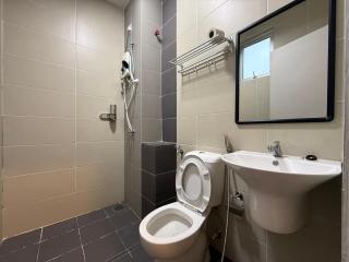 New Cozy 3BR 4Bath Spacious Centra Residences at Dato ONN With Pool Gym Balcony - 1