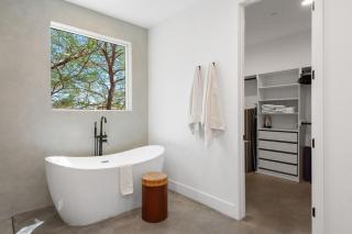 Aria by The CoHost Company - 4