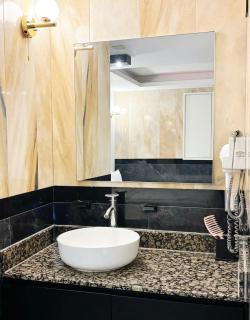 Dongdaemun Signature Tourist Hotel - 1