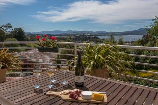 Isle of Views 2km to MONA - 2