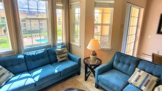 Pool Side Tree House - 4