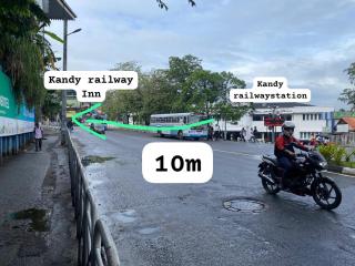 Kandy Railway Inn - 8