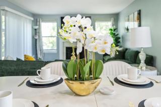 Modern Comfort Loves Park Stylish 3BR Getaway - Belvidere - 8