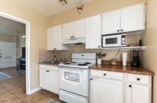 Free Parking near Strip Cozy 1Br - 8