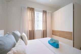 Coin de Mire Seafront Retreat right on the beach - 4