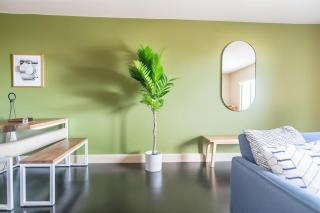 Boulevard Stays Relaxed 1BR King Suite Near Downtown Pool & Gym Access - 8