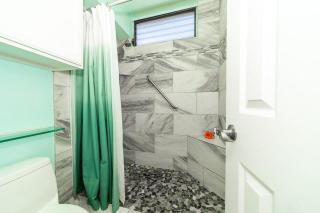 Kihei Akahi D402 · AKH D402 2BD Condo Across Beach Ocean View AC - 7