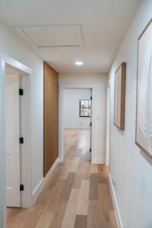 Modern 3BR Quartz Kitchen 5 min to UVA - 1