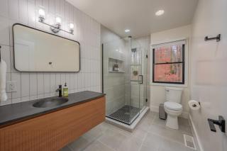 Modern 3BR Quartz Kitchen 5 min to UVA - 6