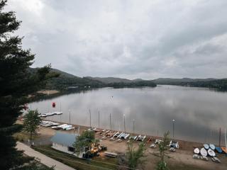 Luxury Lakefront Retreat Spa Beach Ski - 7