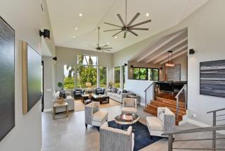 Hale Nui · HALE NUI Luxury Retreat 5BD w Private Pool Hot Tub - 1