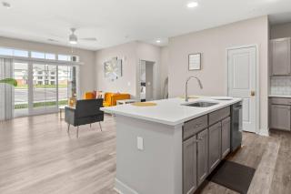 Spacious Whitestown Getaway - 8