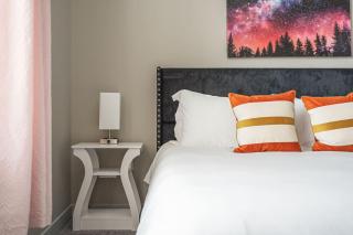 Spacious Whitestown Getaway - 5